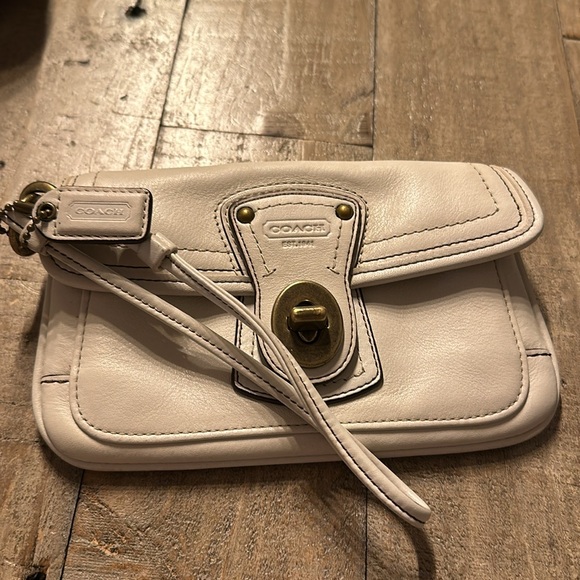 Coach Gigi White Leather 65th Anniversary Turnlock Wristlet - Coin Wallet - Picture 1 of 9